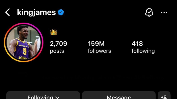 开云体育-太兴奋！詹姆斯将自己IG的头像改成布朗尼爆砍39分的赛场照